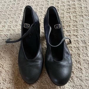 Leather soft sole flexible character shoes